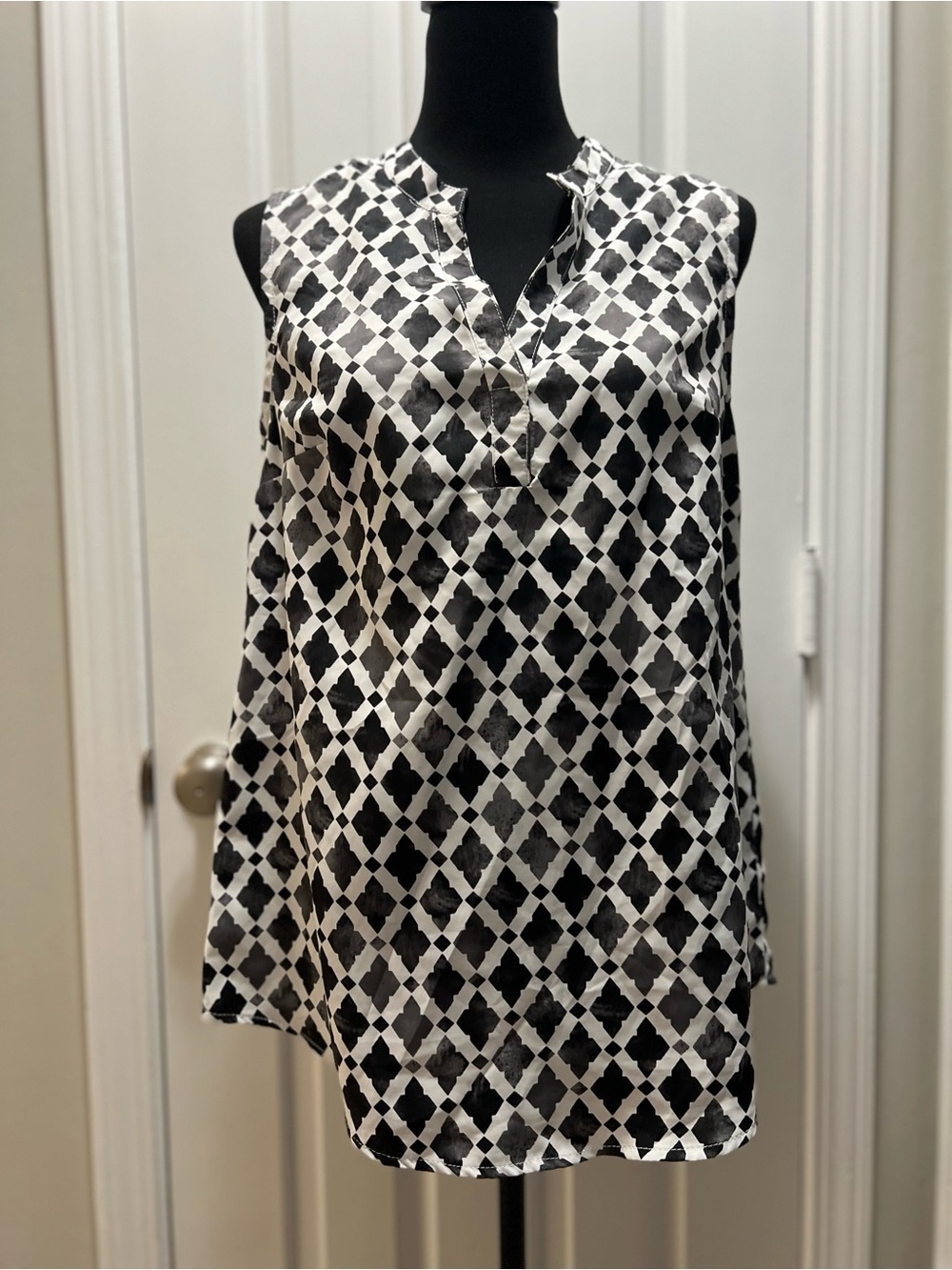 Mud Pie Black & White Geometric Sleeveless Notch-Neck Top